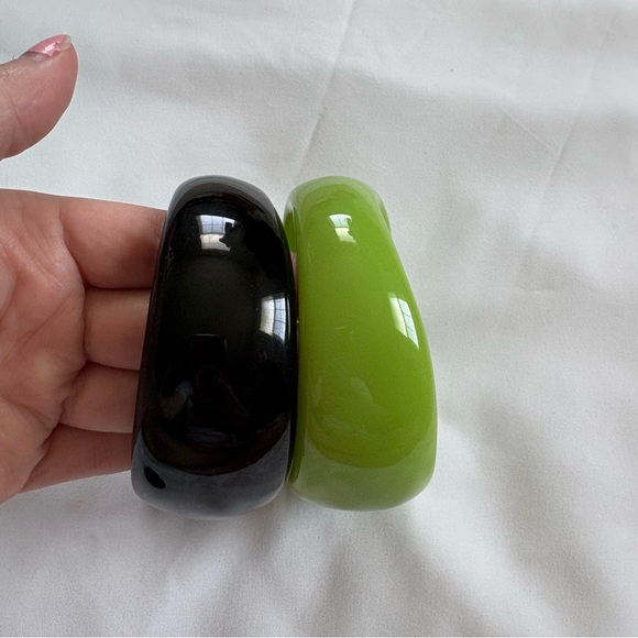 Jewelry - Black and Green Chunky Bangles
